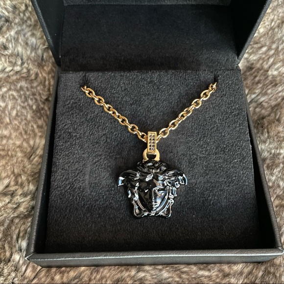 La Medusa Pendant Necklace | Poshmark